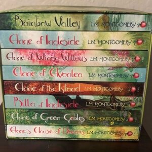 Anne of Green Gables Box Set by L.M. Montgomery - Green / Multicolor